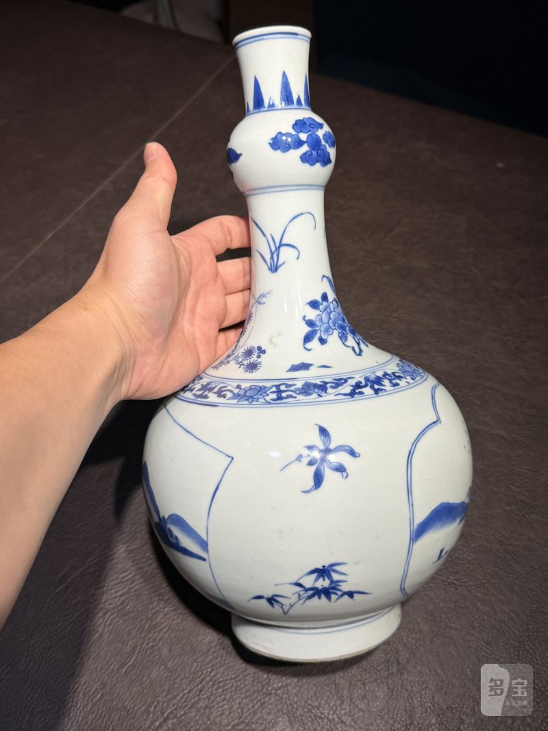 明崇祯 青花开光山水图长颈瓶 - 图4